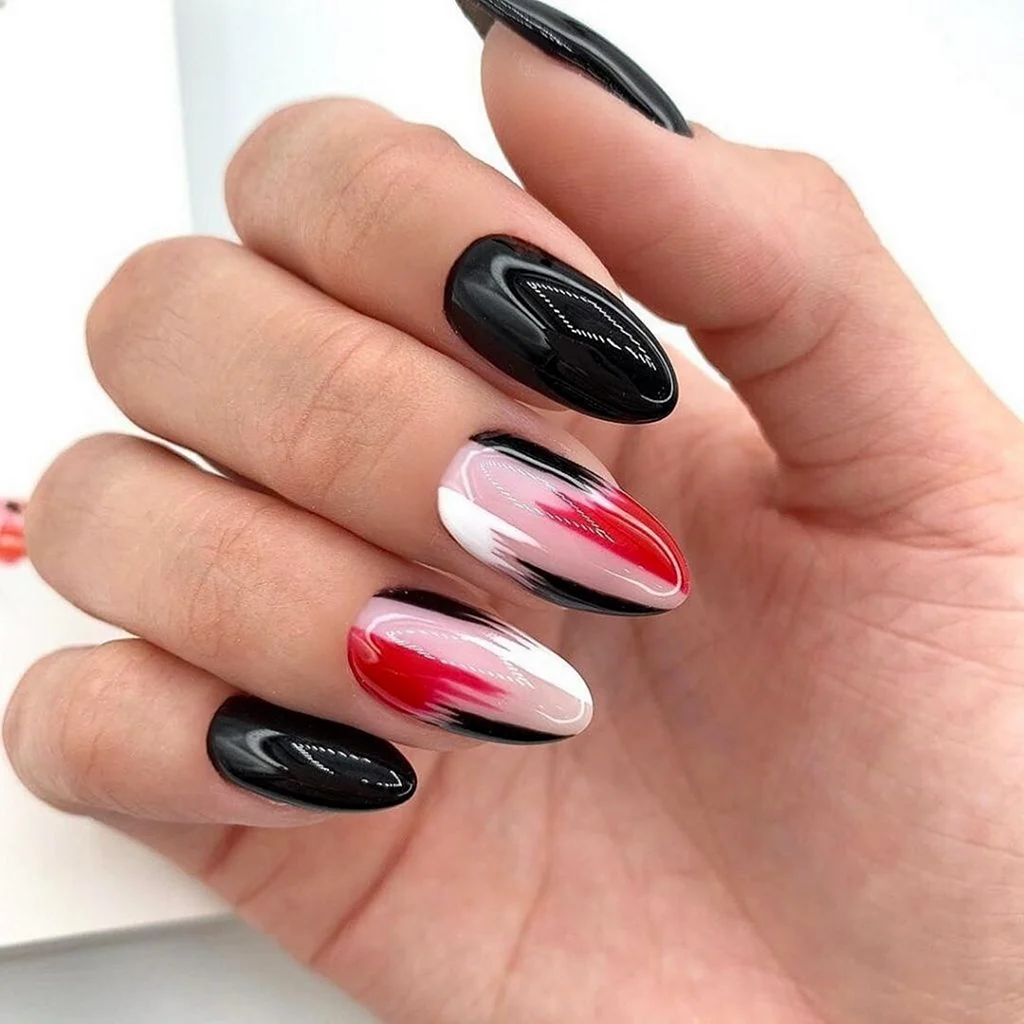 Маникюр 2021 красный с черным