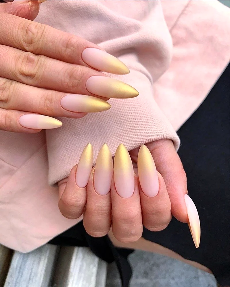 Миндалевидные ногти