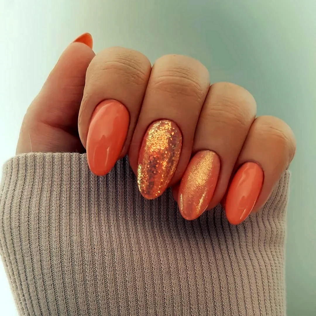 Персиковый маникюр миндаль 2022