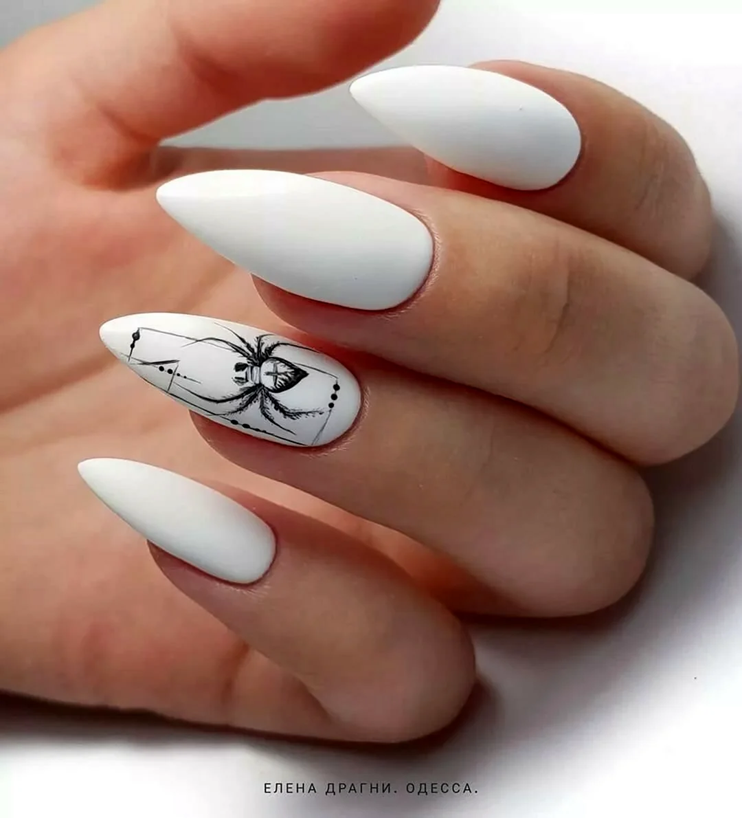 Маникюр миндаль