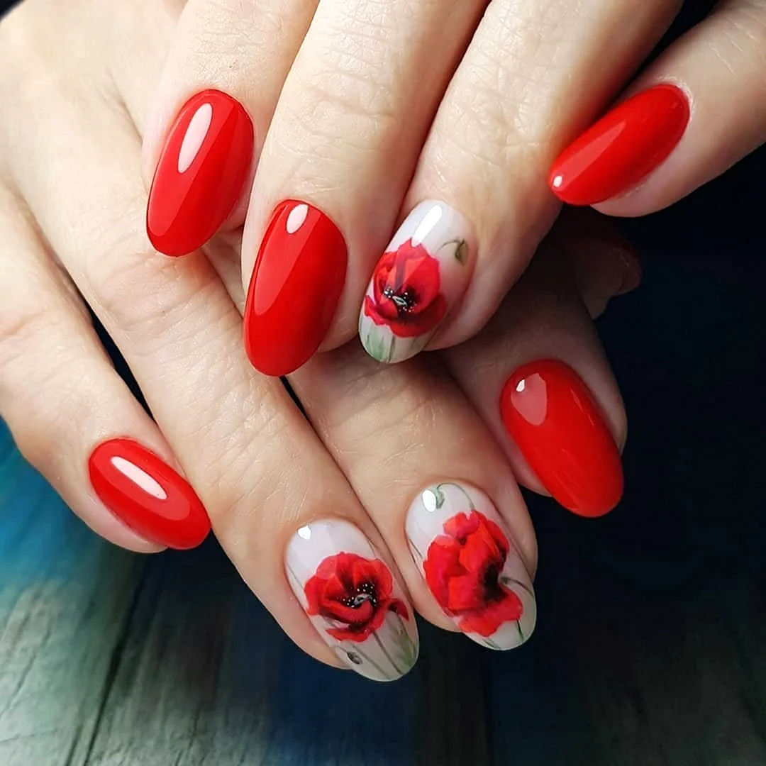 Красный маникюр