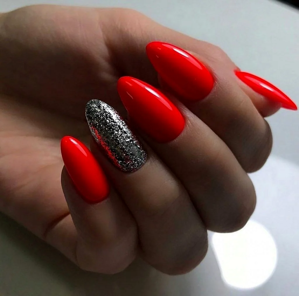Красные ногти