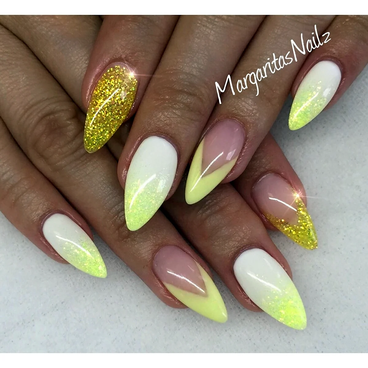 Френч лимонный миндаль