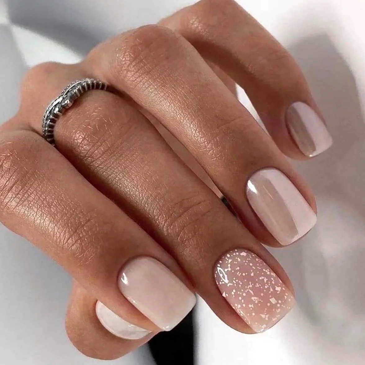 Нюдовый маникюр 2022