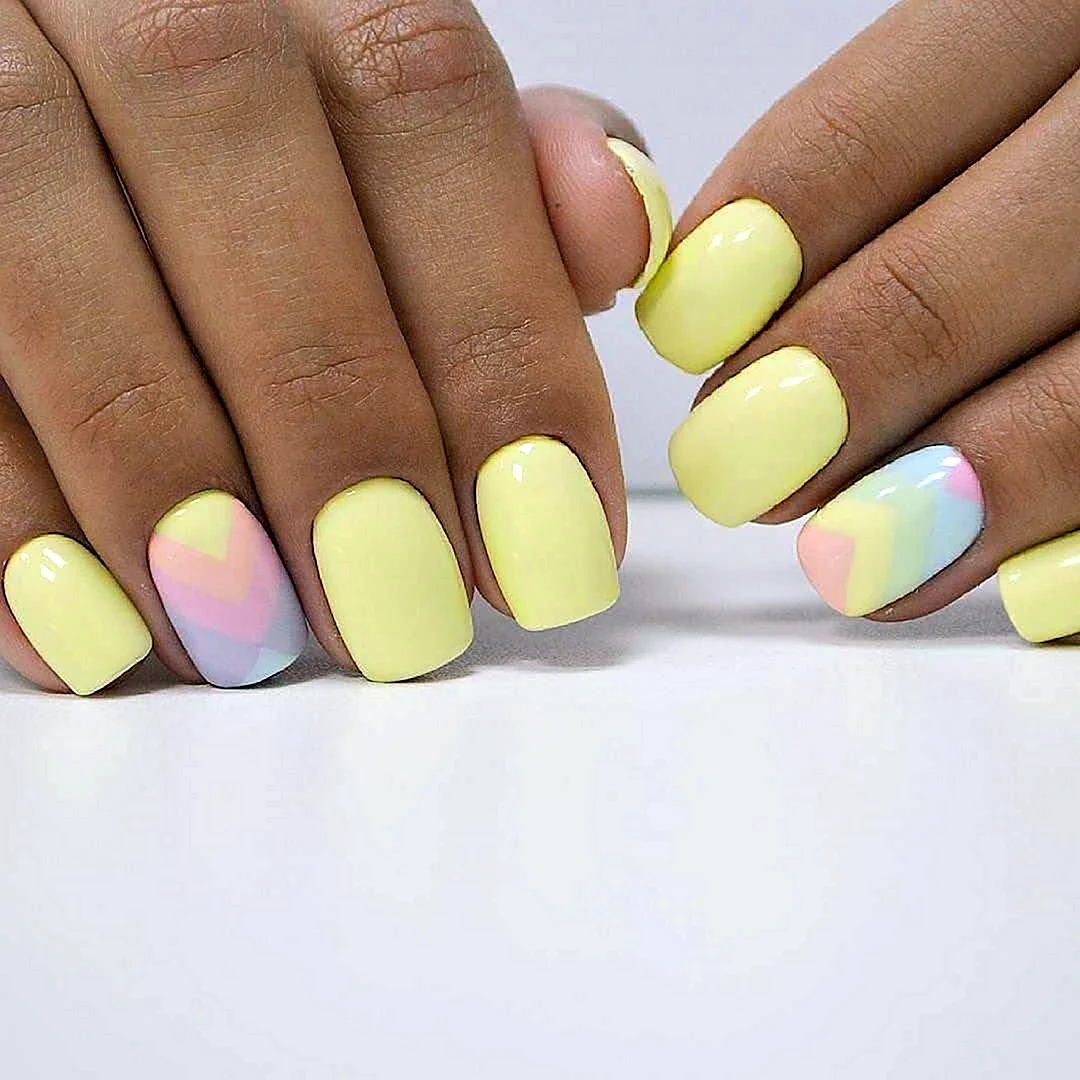 Жёлтый маникюр