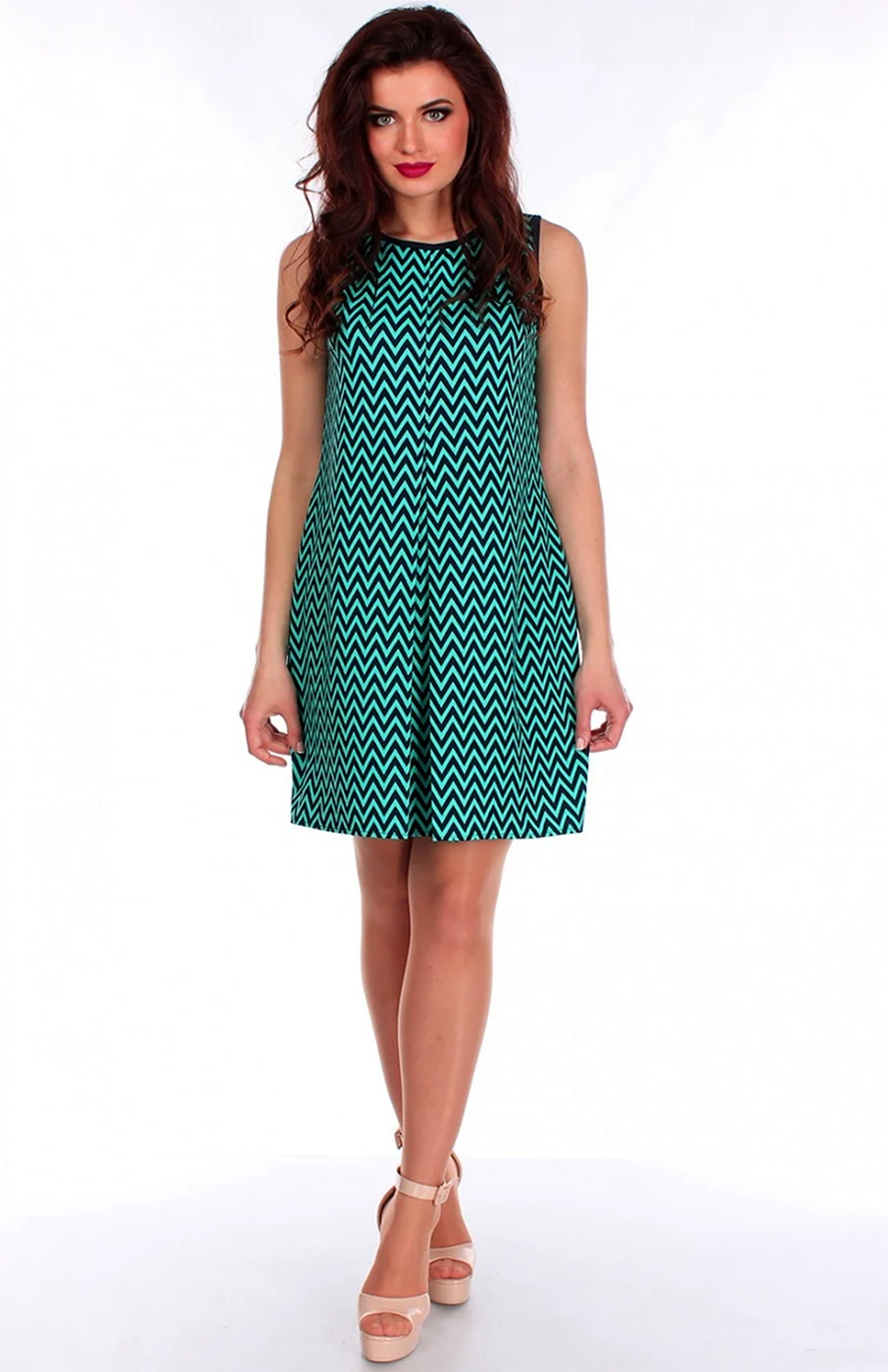 Платье со швом впереди зеленое без рукавов теплое