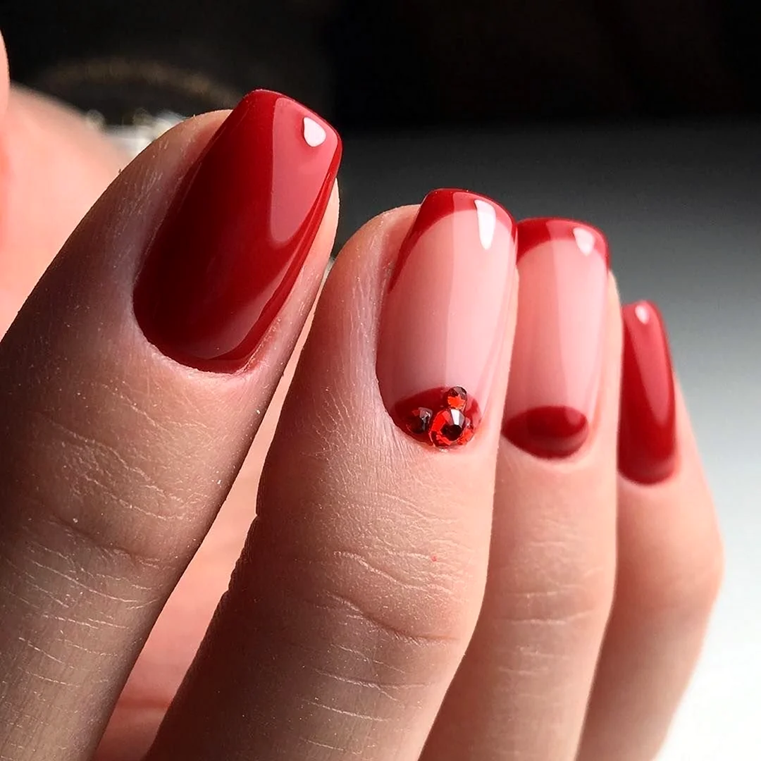 Красные ногти