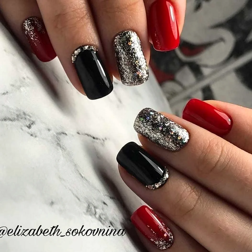 Красно серебристый маникюр