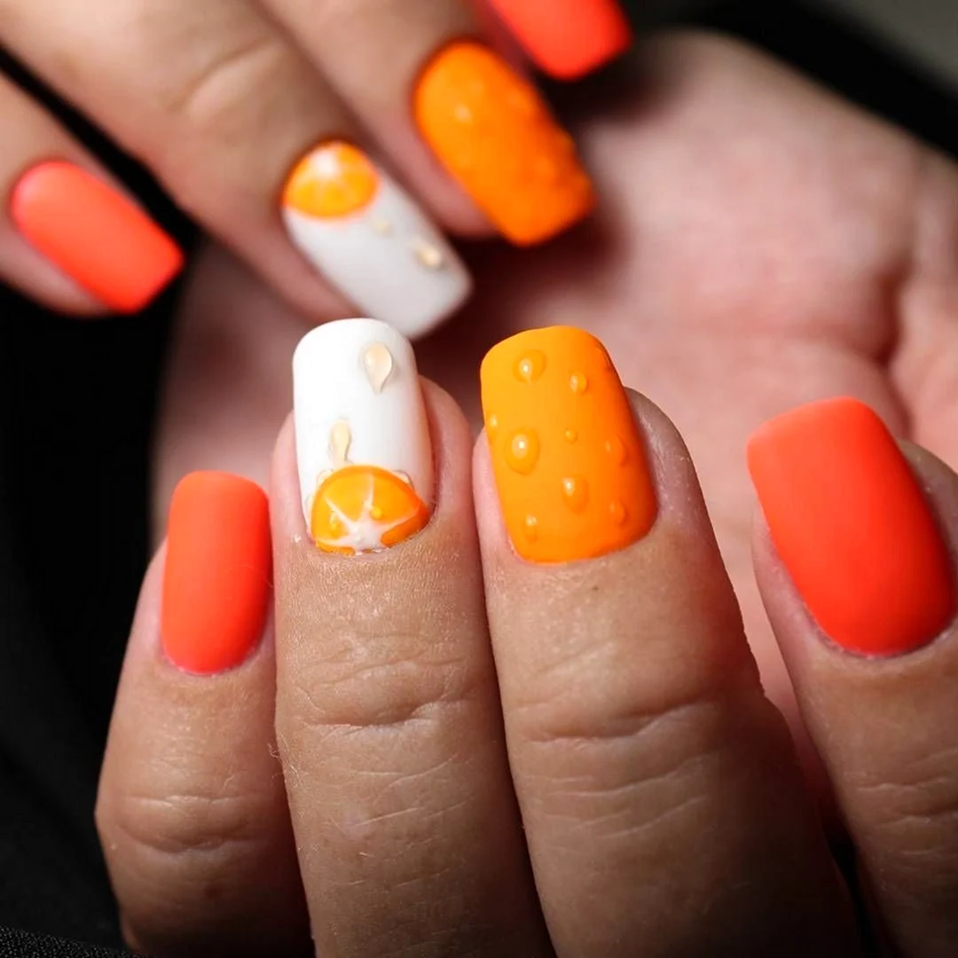 Апельсин на ногтях