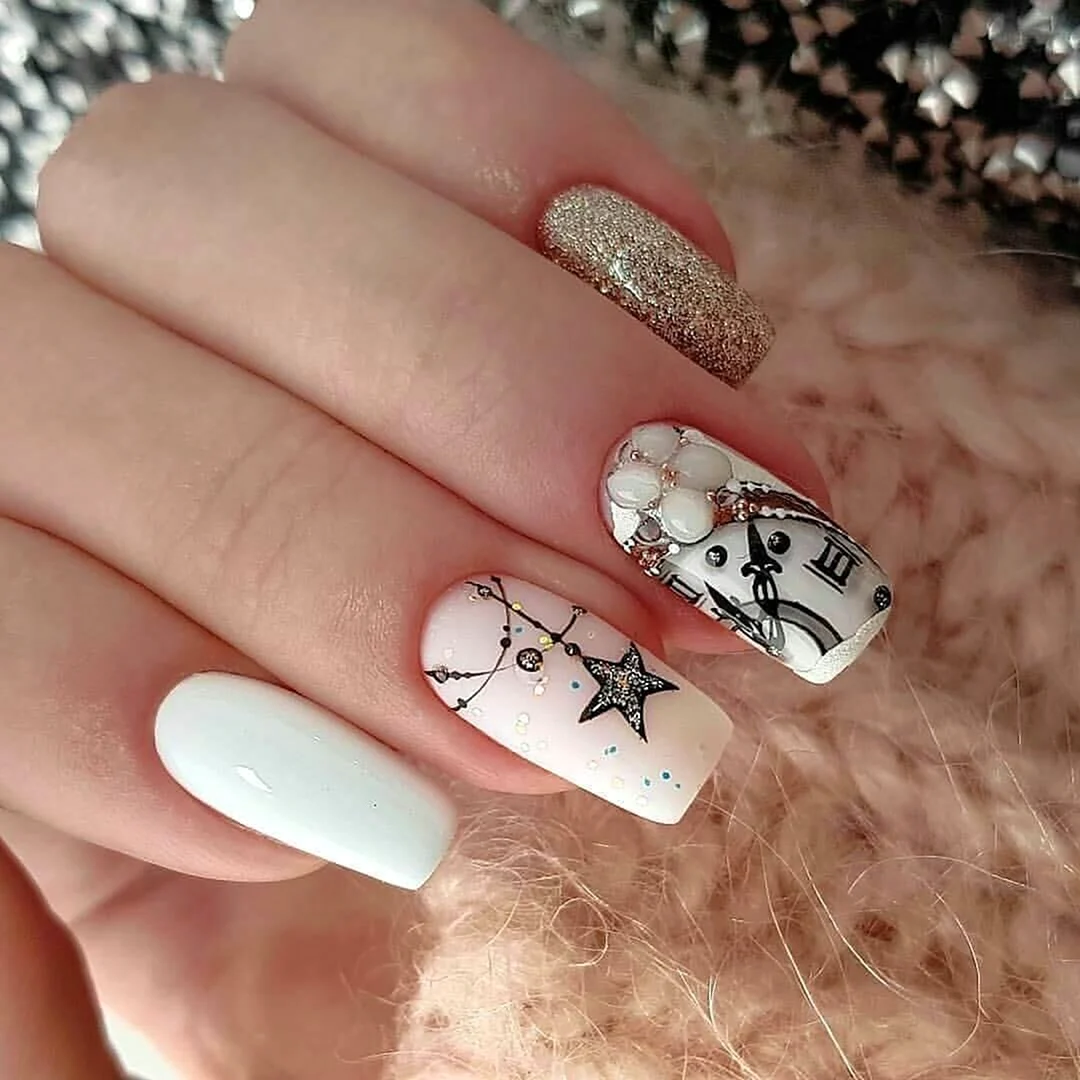 Нежные новогодние ногти