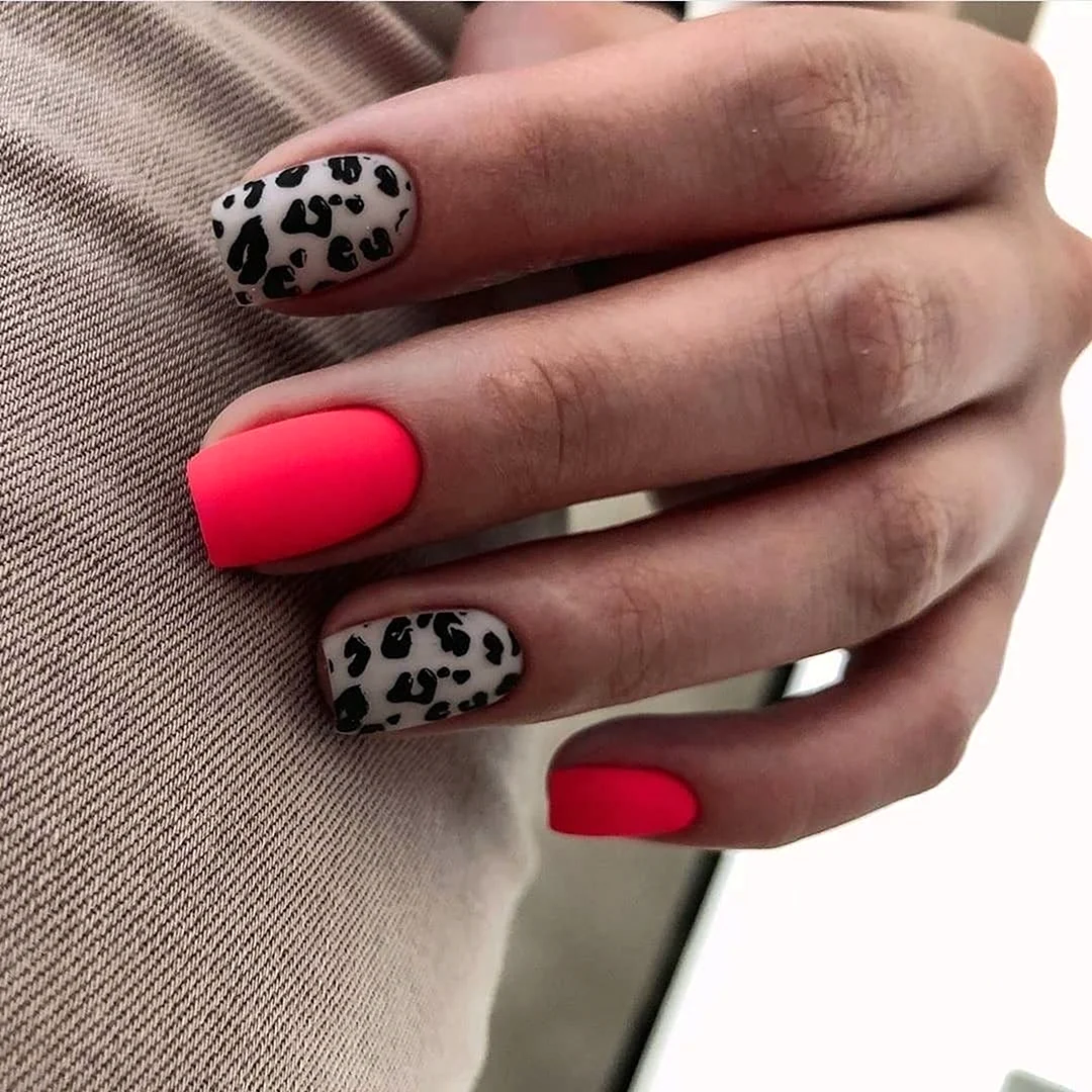 Маникюр леопард