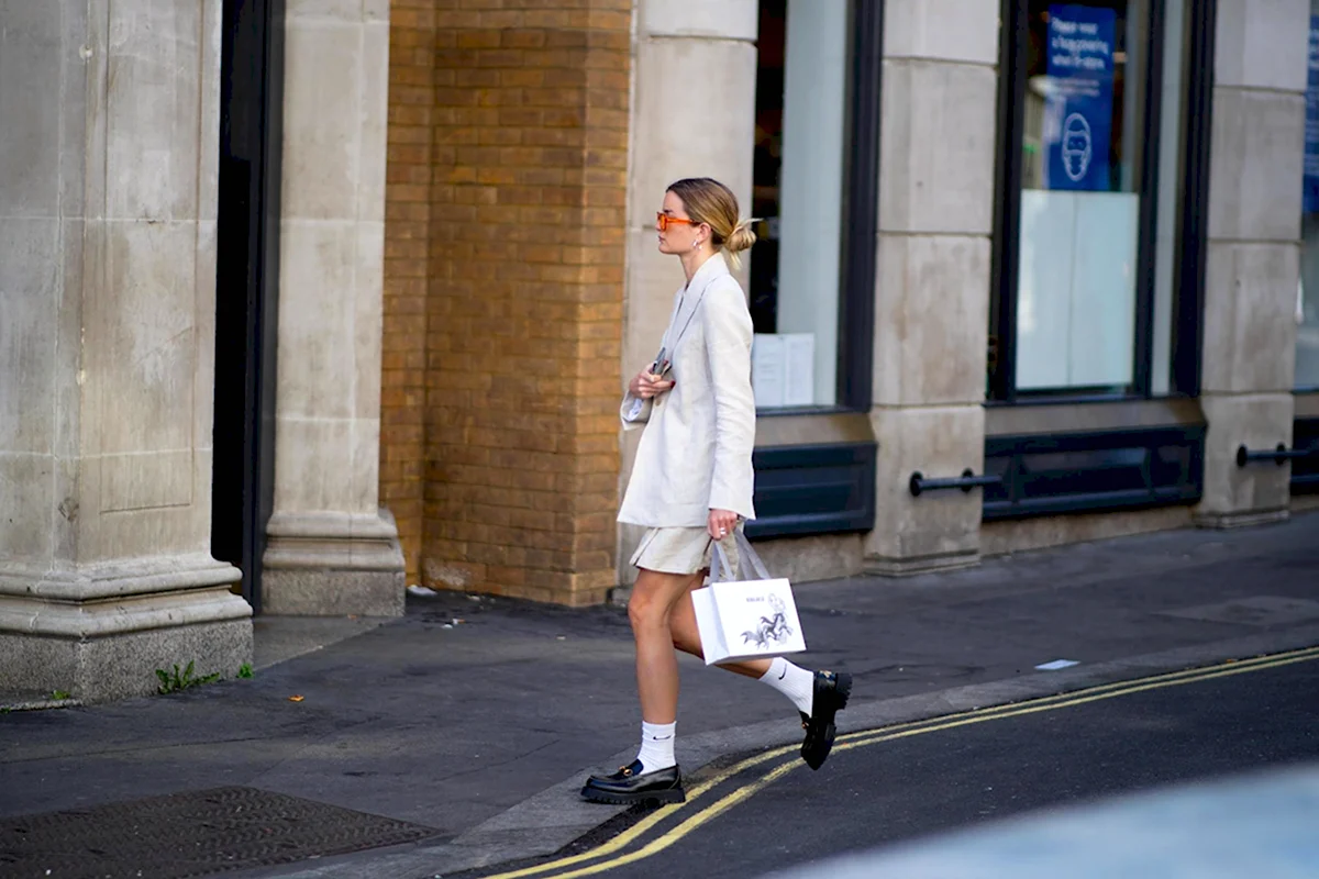 Хейли Бибер лоферы