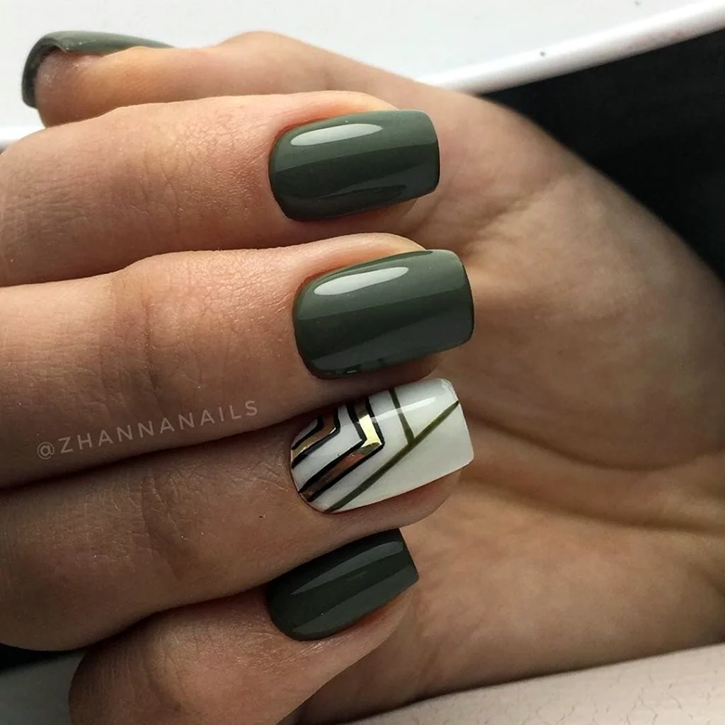 Маникюр цвета хаки 2022