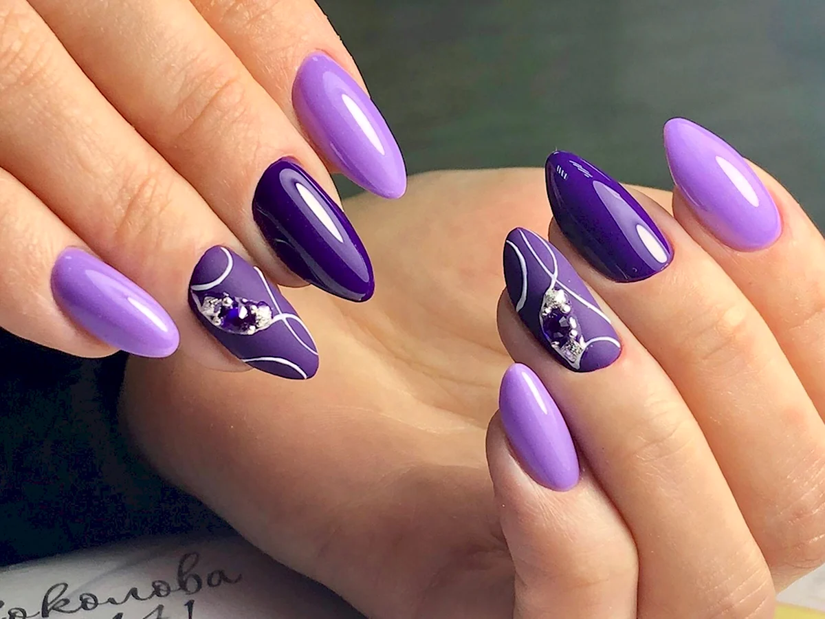 Фиолетовый маникюр