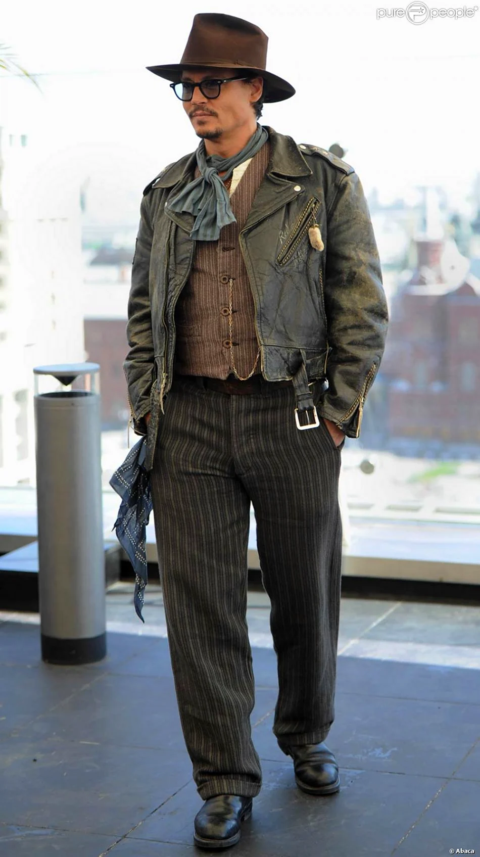 Джонни Депп стиль в одежде повседневный