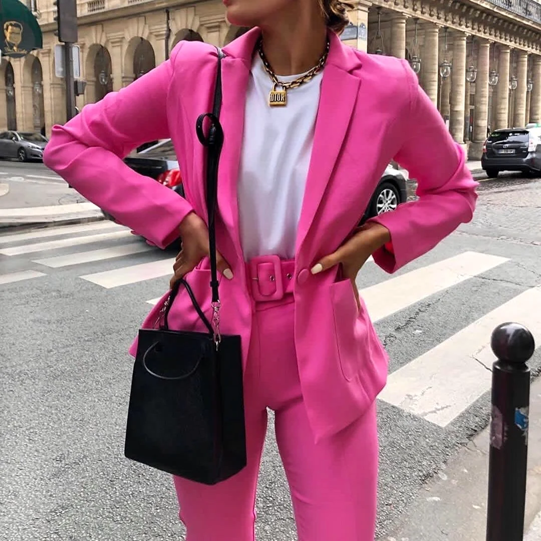 Розовый пиджак