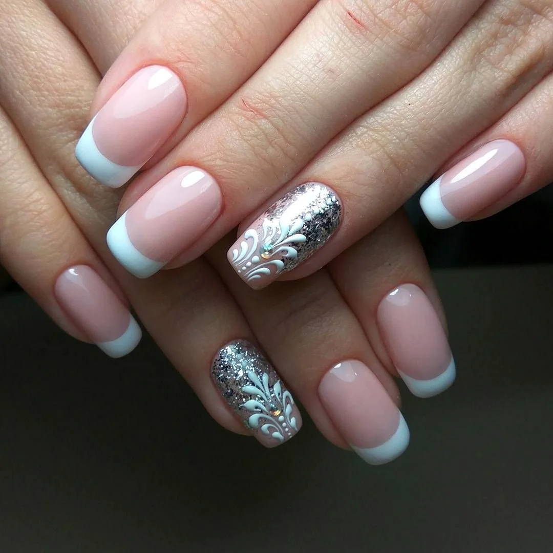 Зимний френч на ногтях