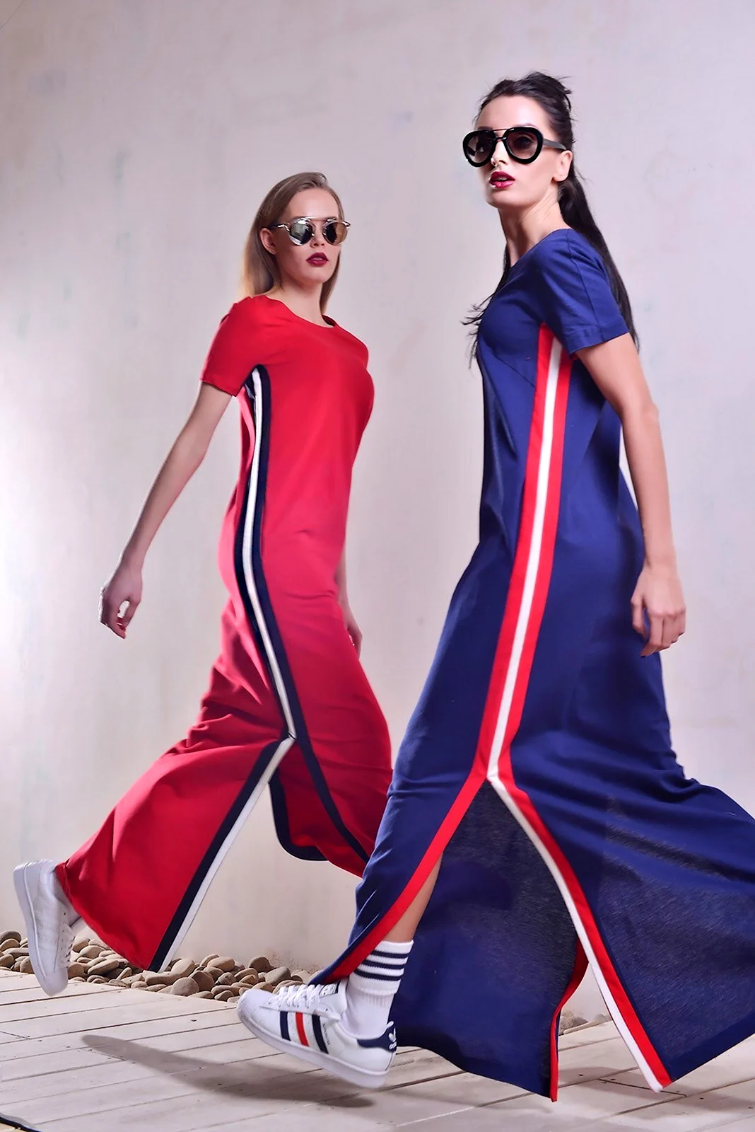 Платье с лампасами