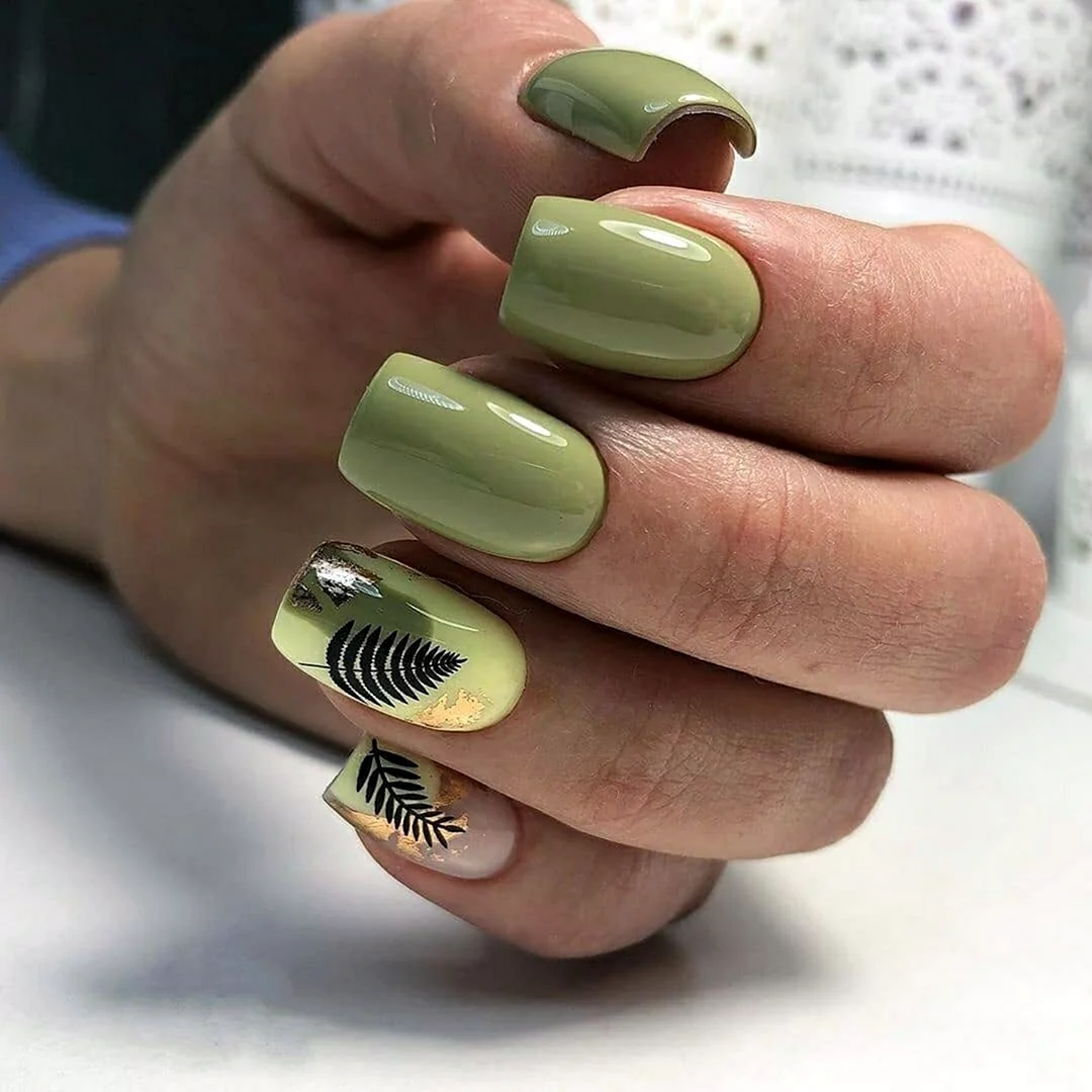 Маникюр хаки