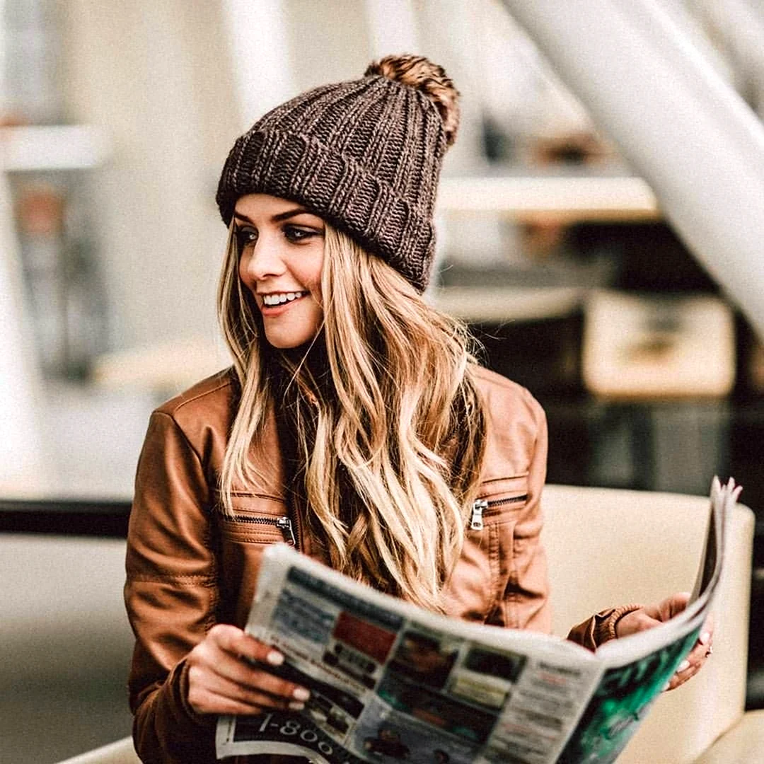 Marina Laswick в шапке