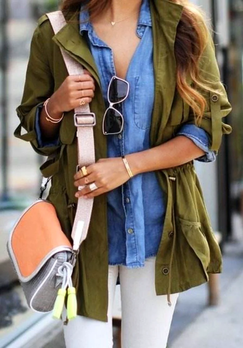 Голубой и оливковый в одежде