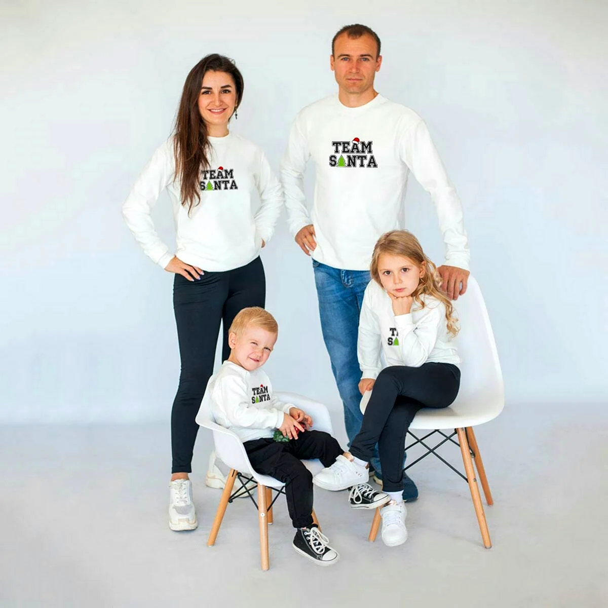 Семейная фотосессия в джинсах