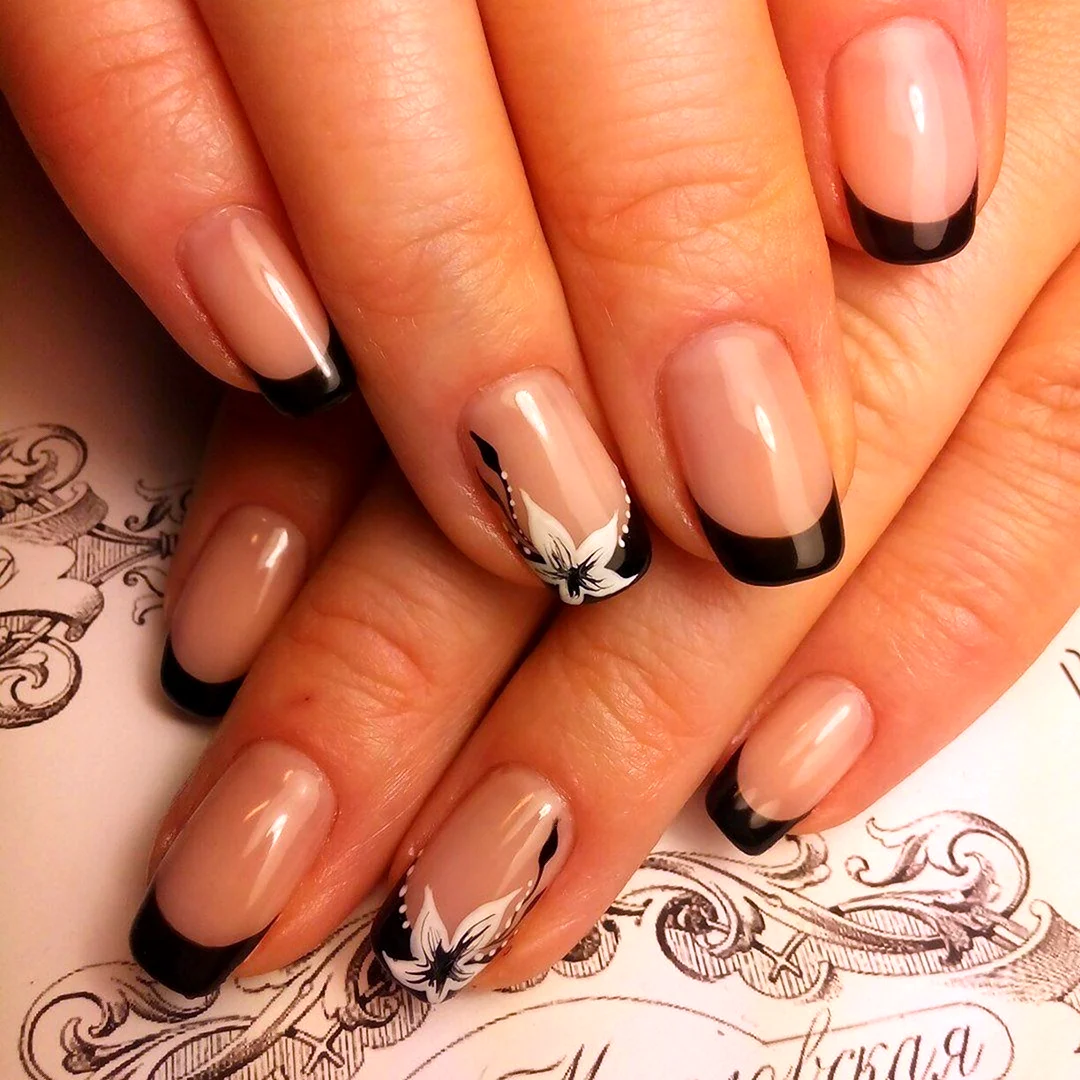 Френч маникюр