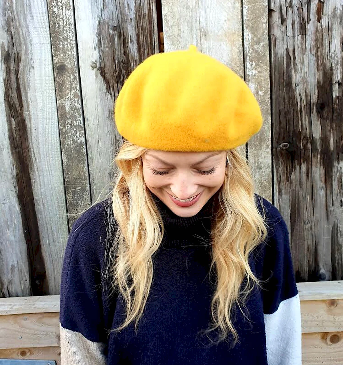 Желтый берет