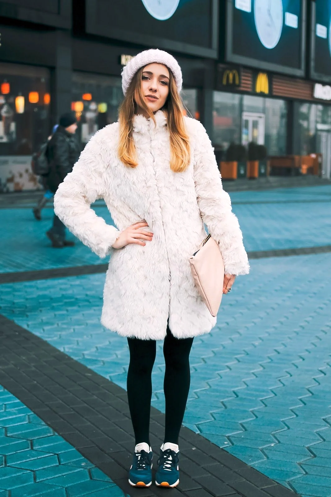 Шуба бершка белая