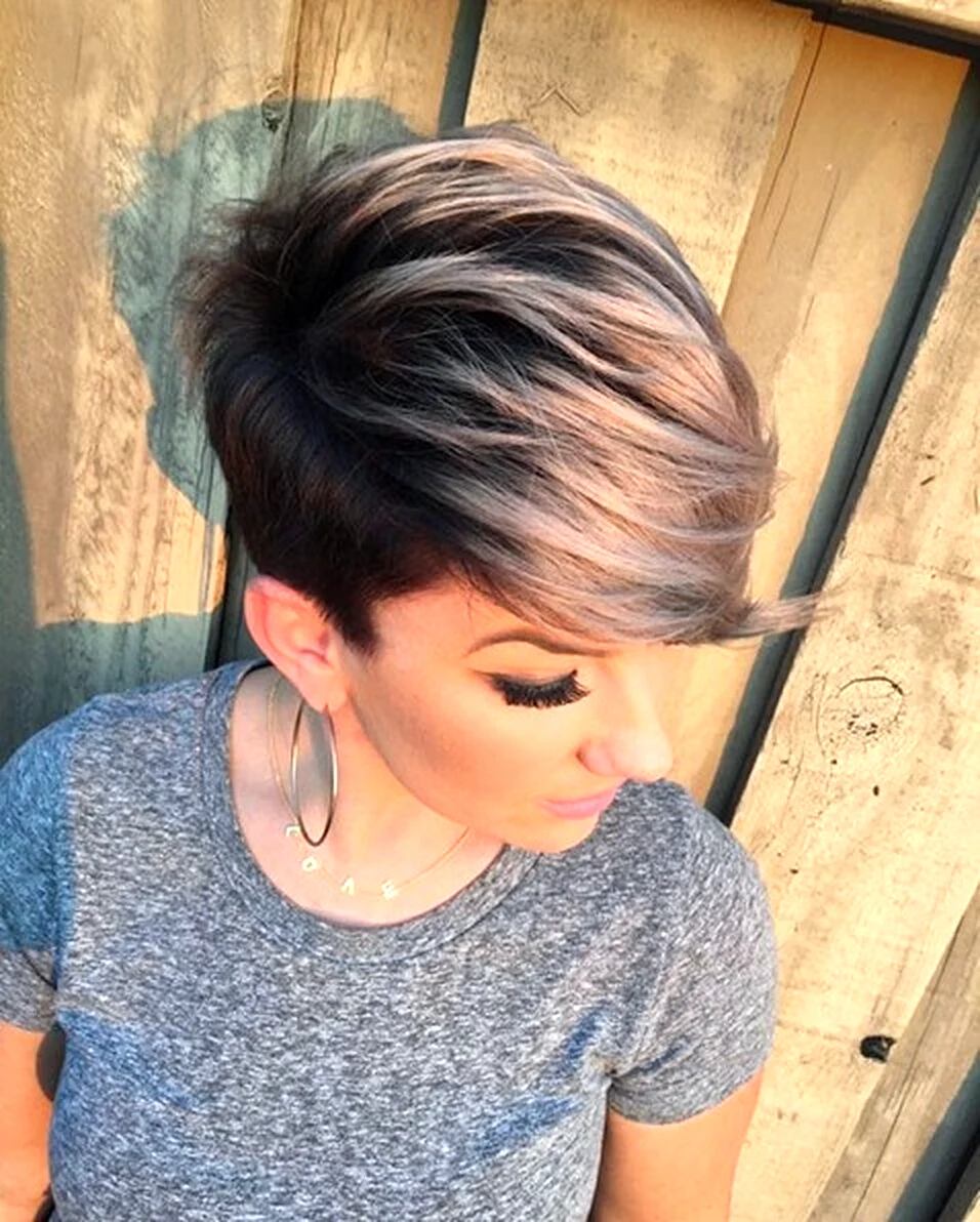 Пикси Боб на темные волосы с челкой
