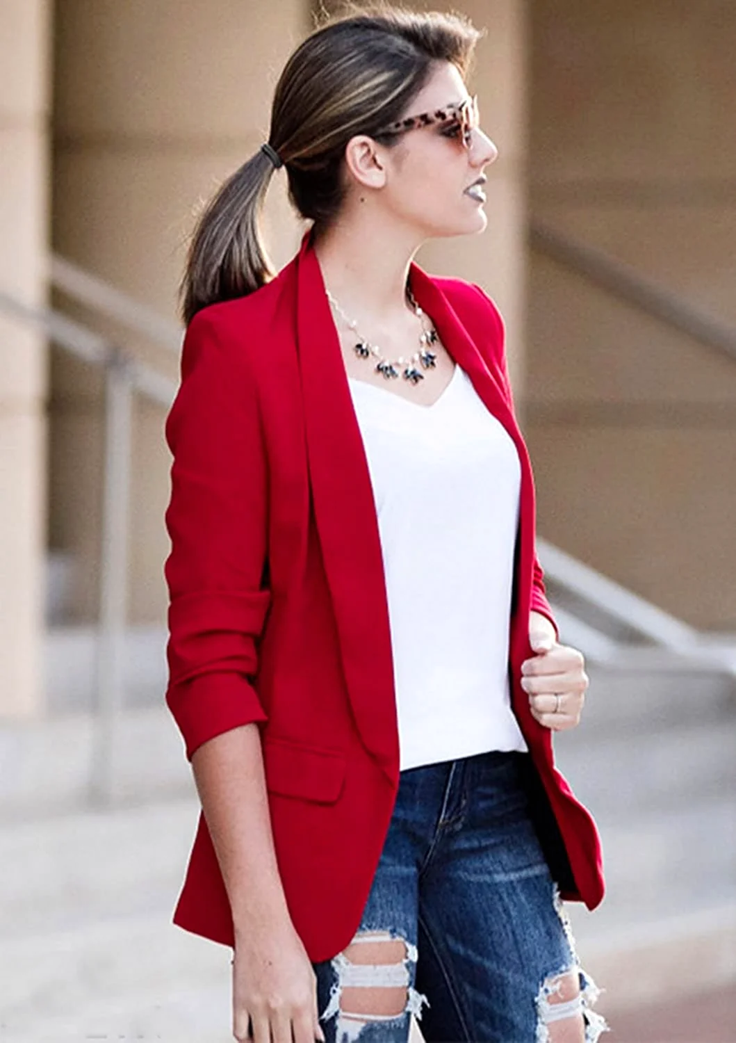 Модные женские красные пиджаки