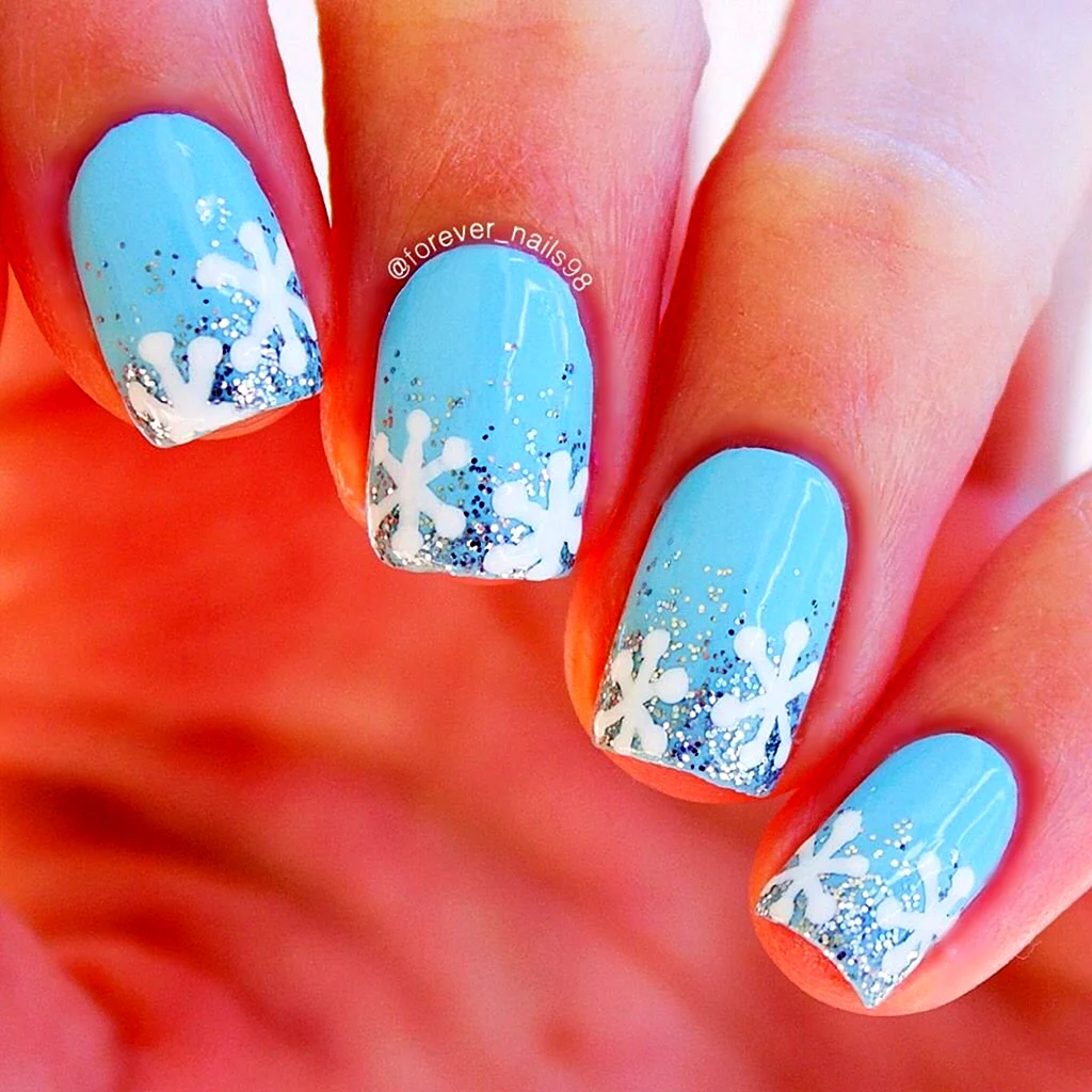 Зимний шеллак на короткие ногти