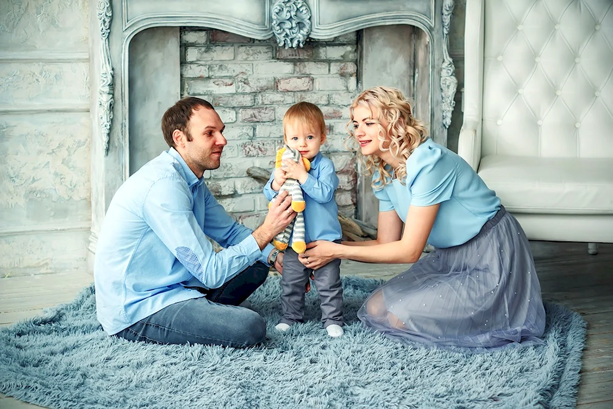 Семейная фотосессия в голубом
