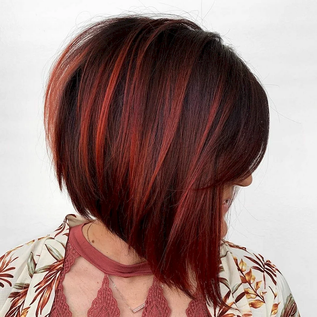Стрижка Боб каре красное мелирование