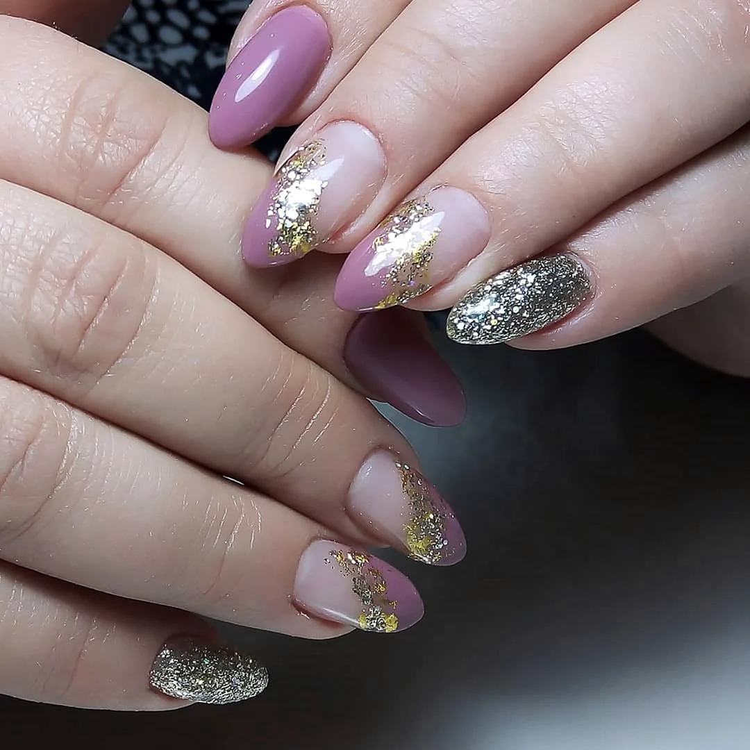 Маникюр с блестками