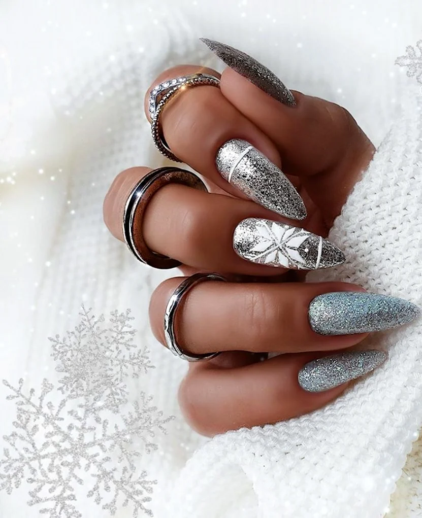 Новогодние ногти 2021