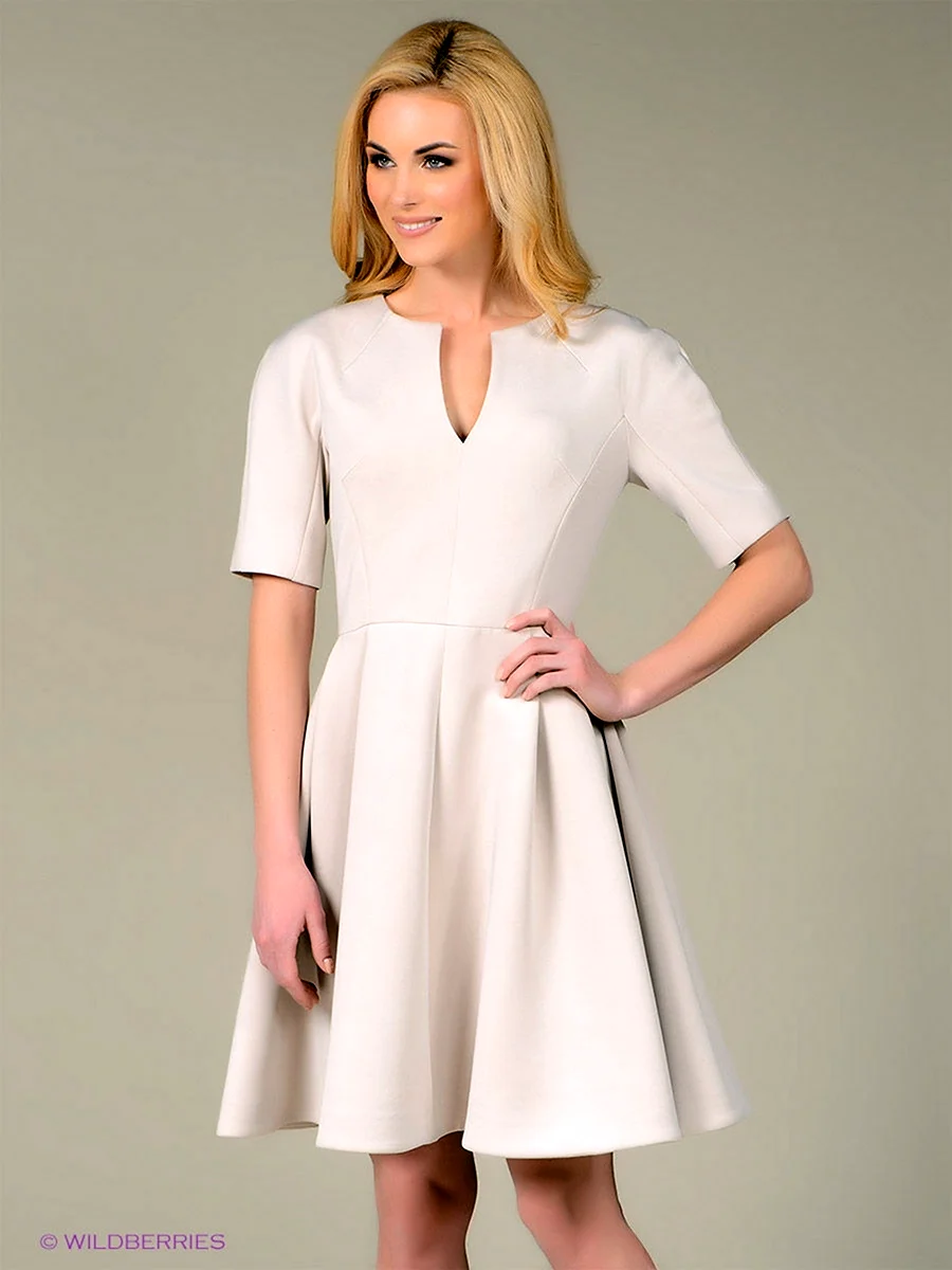 Покрой платья приталенное