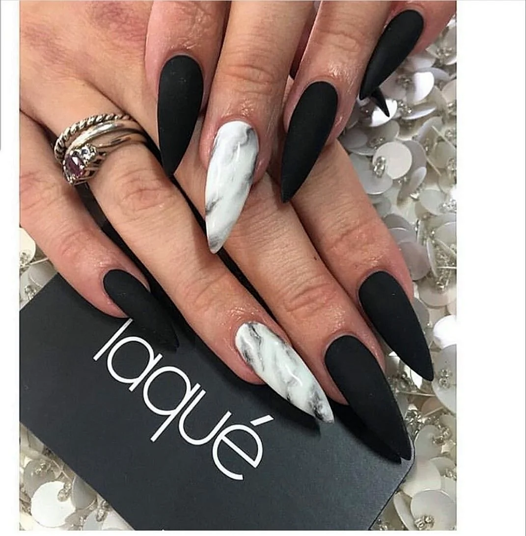 Чёрный мрамор маникюр на длинные ногти