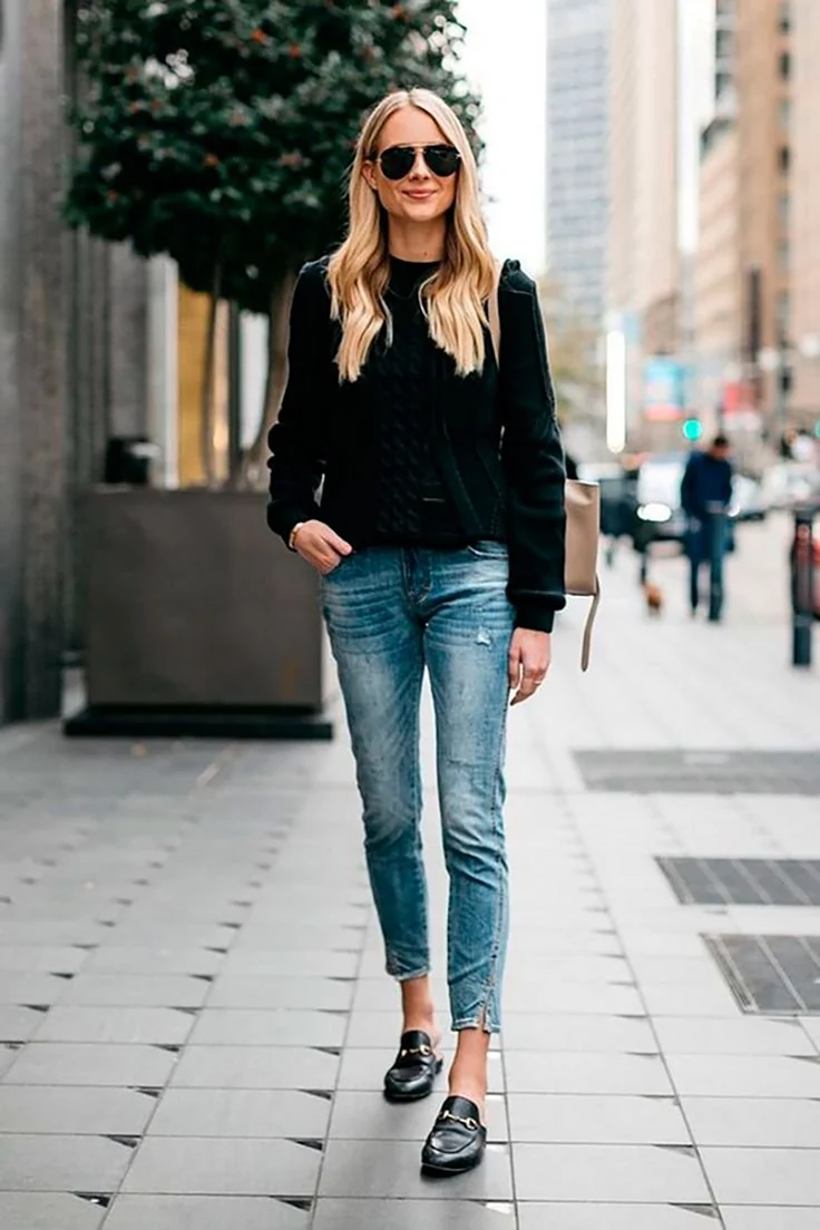 Джинсы с лоферами