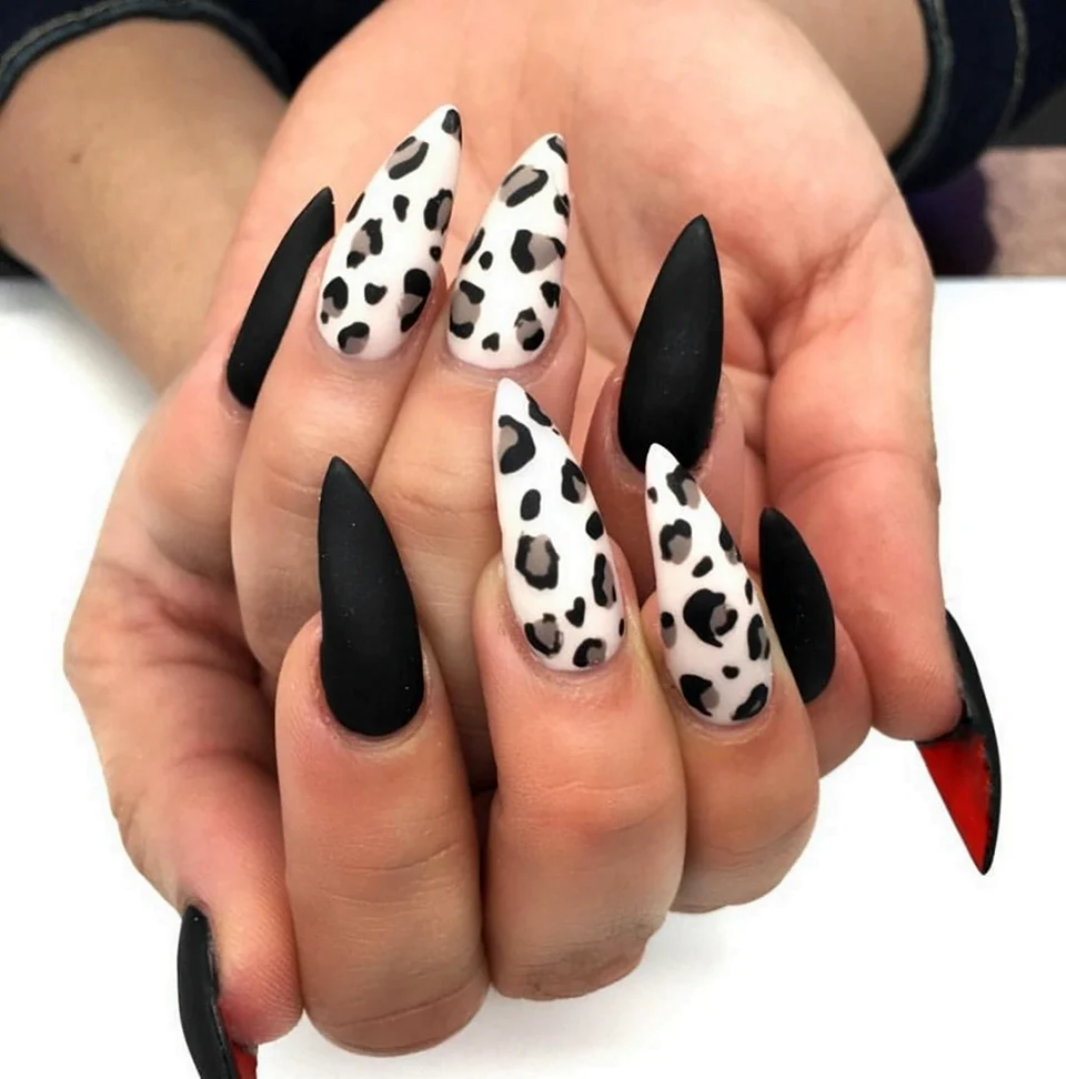 Леопардовые ногти острые