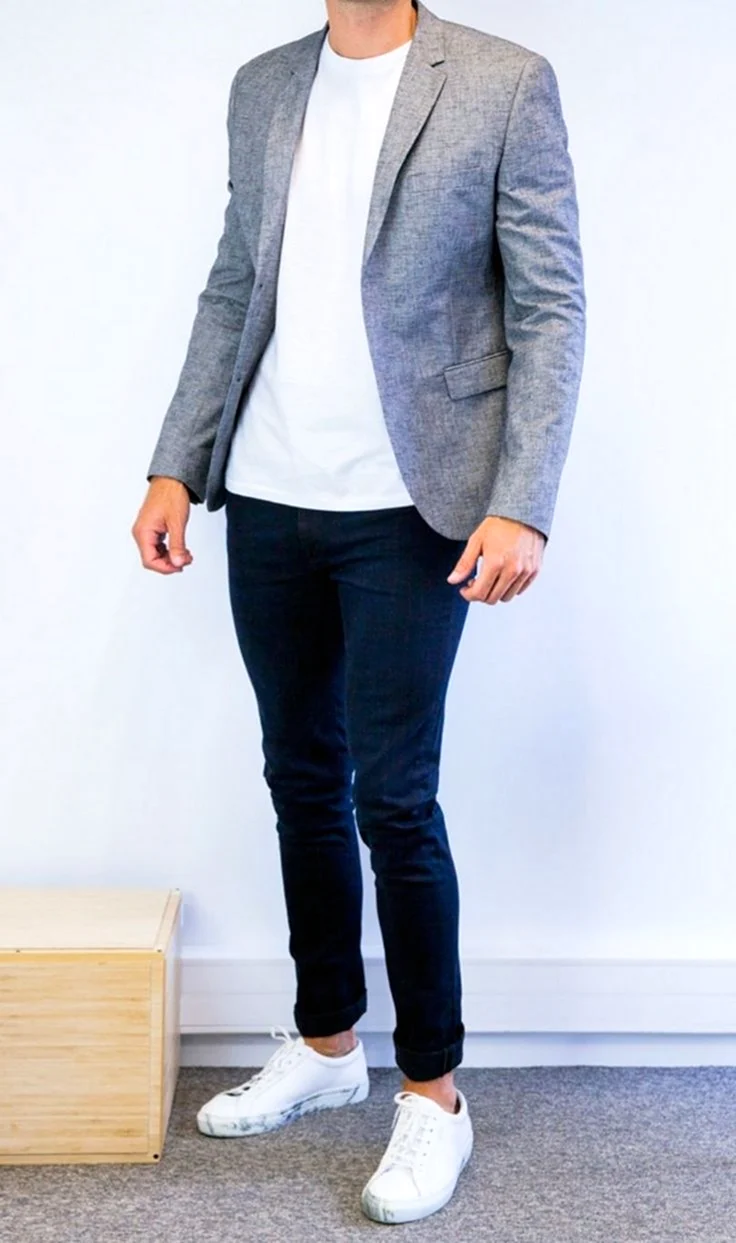 Пиджак джинсы и кроссовки