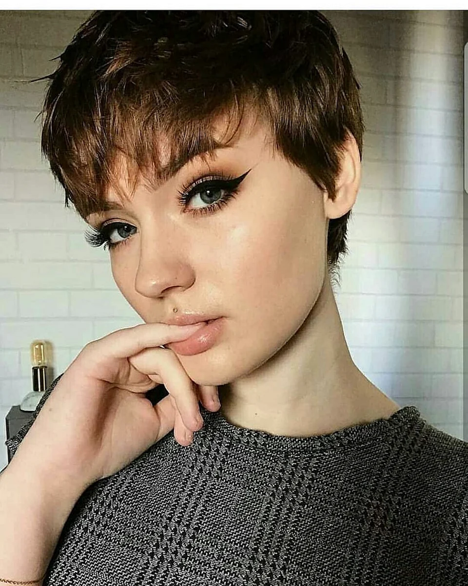 Пикси с короткой челкой