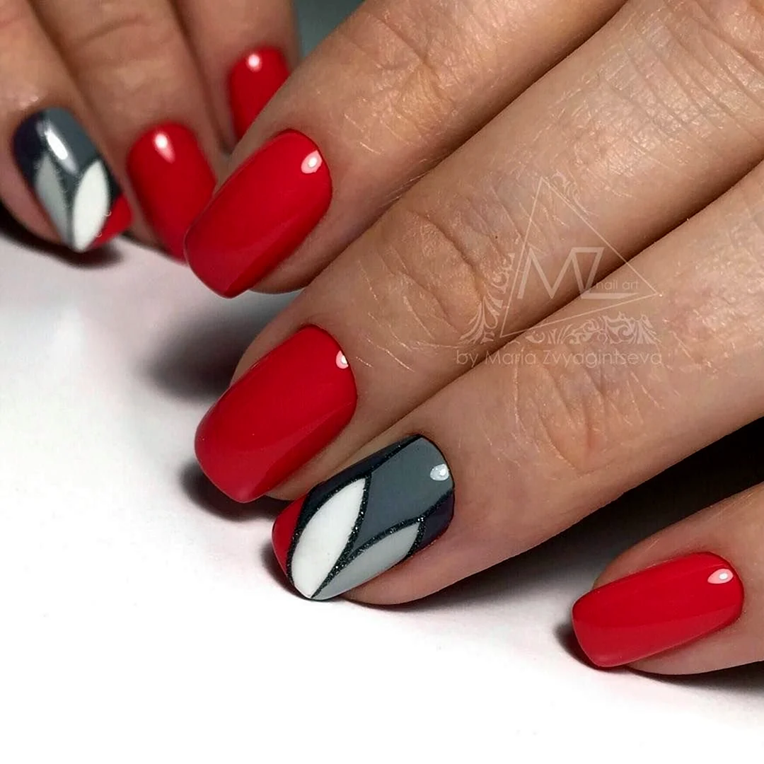 Красный комбинированный маникюр