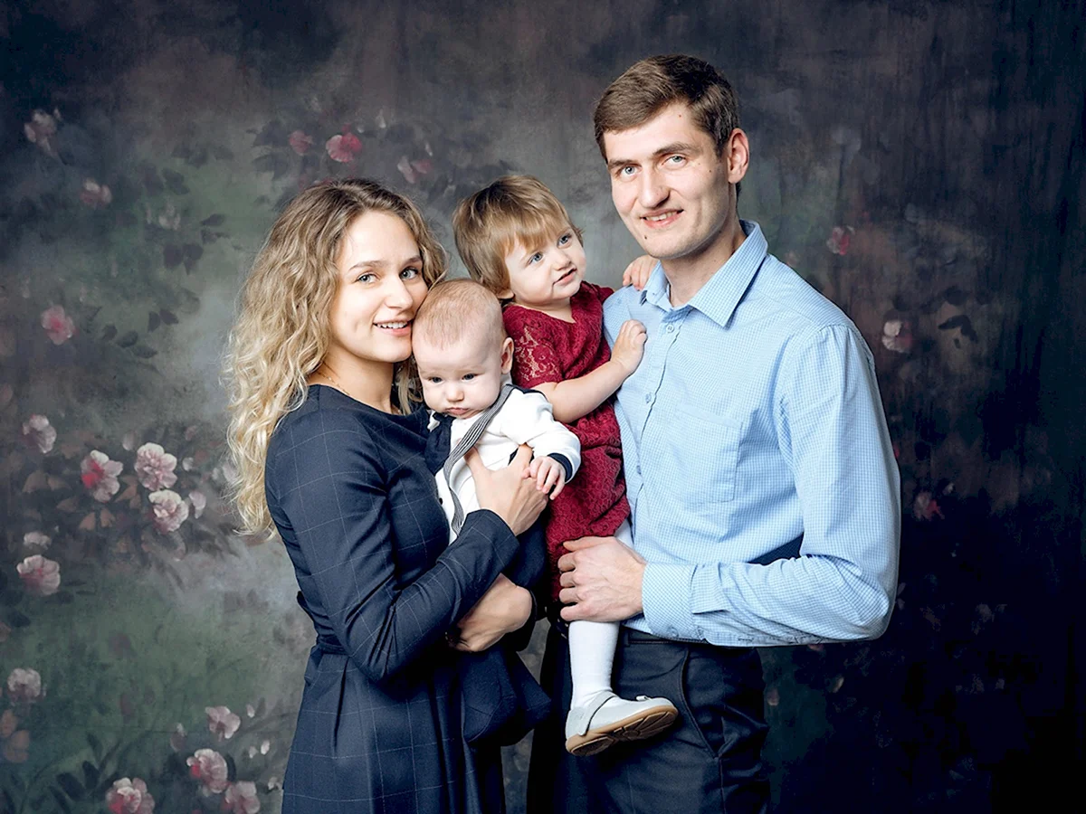 Семейная фотосессия в студии