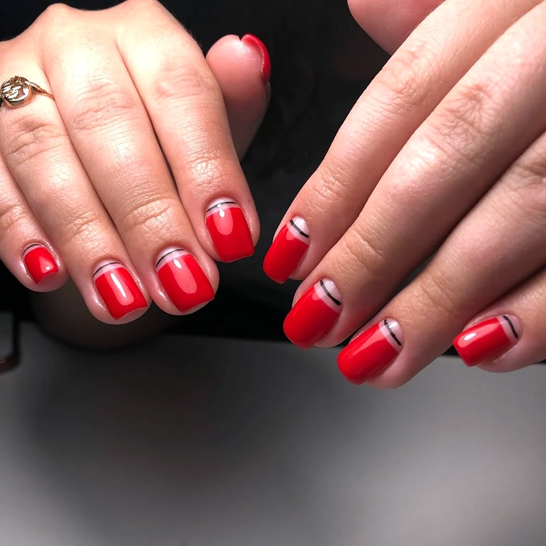 Лунный маникюр