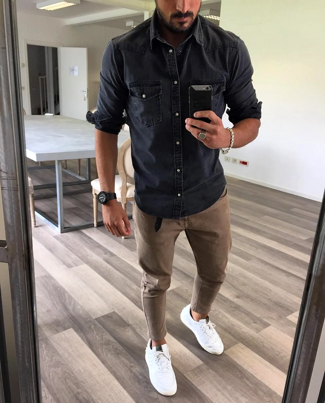 Лук с чёрной рубашкой мужской