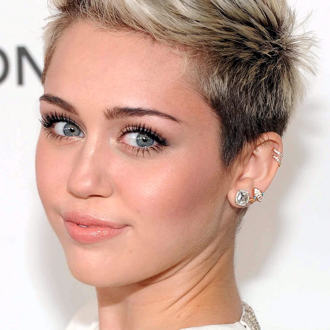 Miley Cyrus короткая стрижка 23