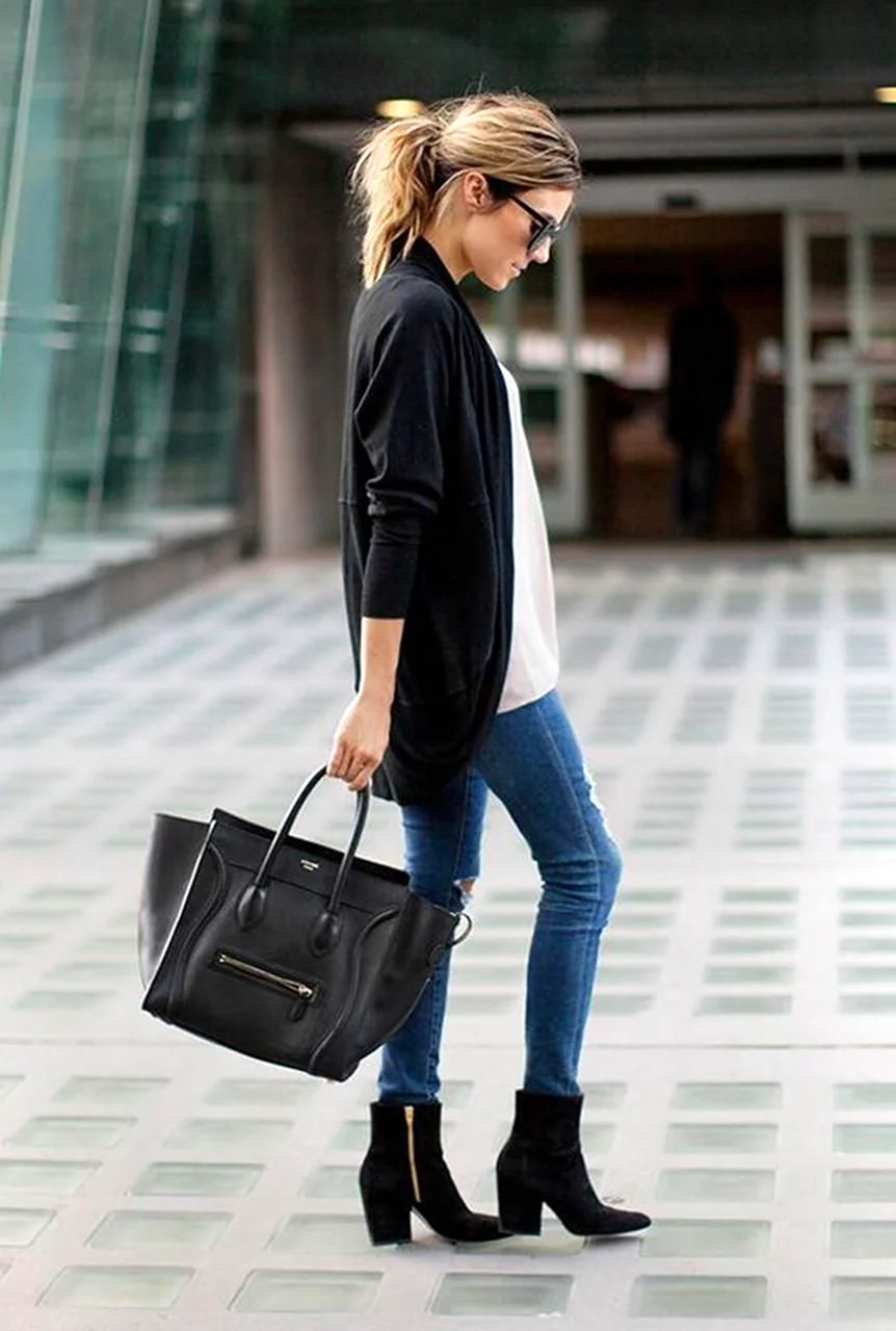 Образ с ботильонами