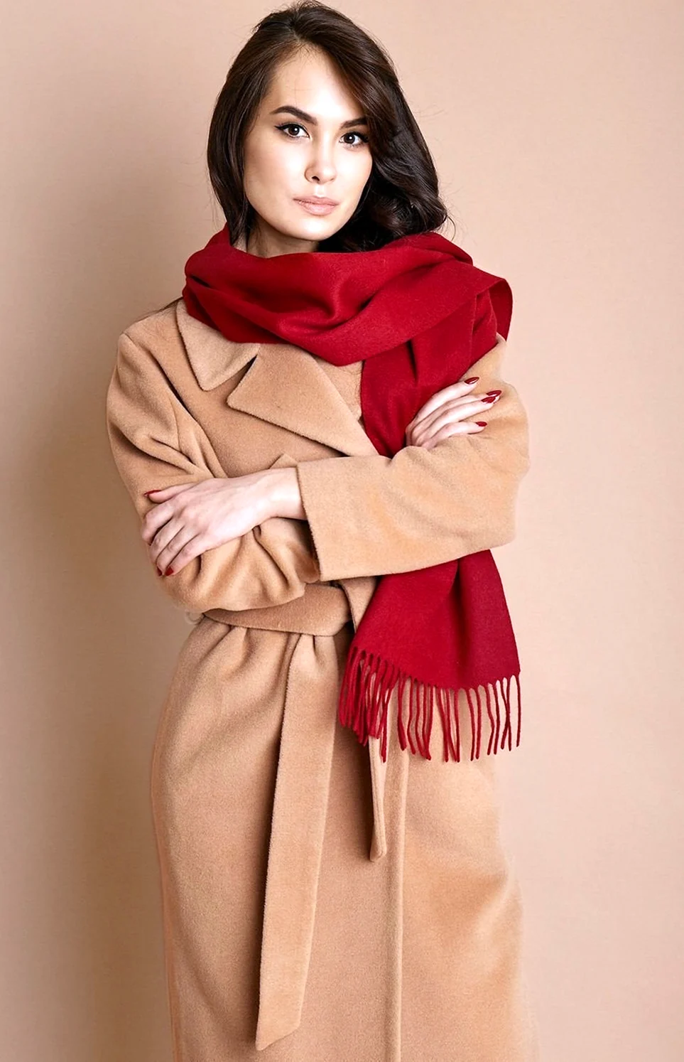 Шарф к бежевому пальто
