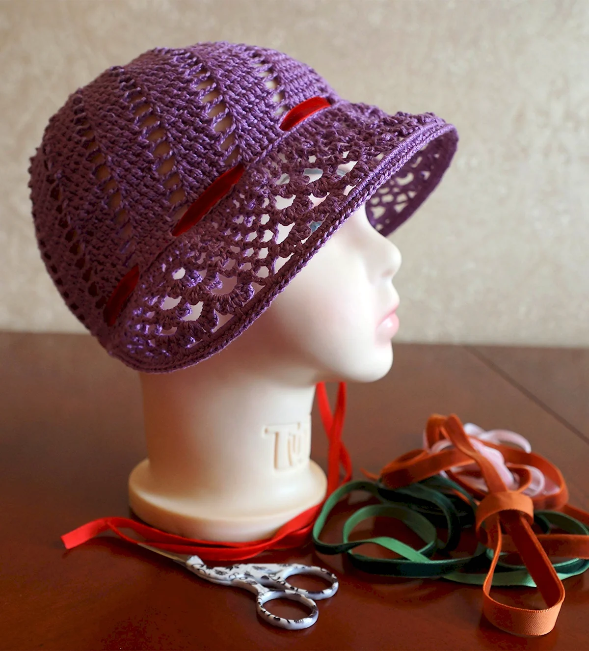 Вязаные шляпки крючком